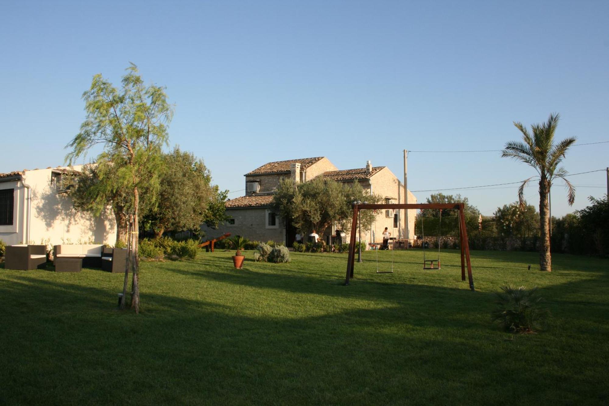 Serravalle Relais & Country Villa With Private Pool - Esclusive Use Chiaramonte Gulfi Zewnętrze zdjęcie